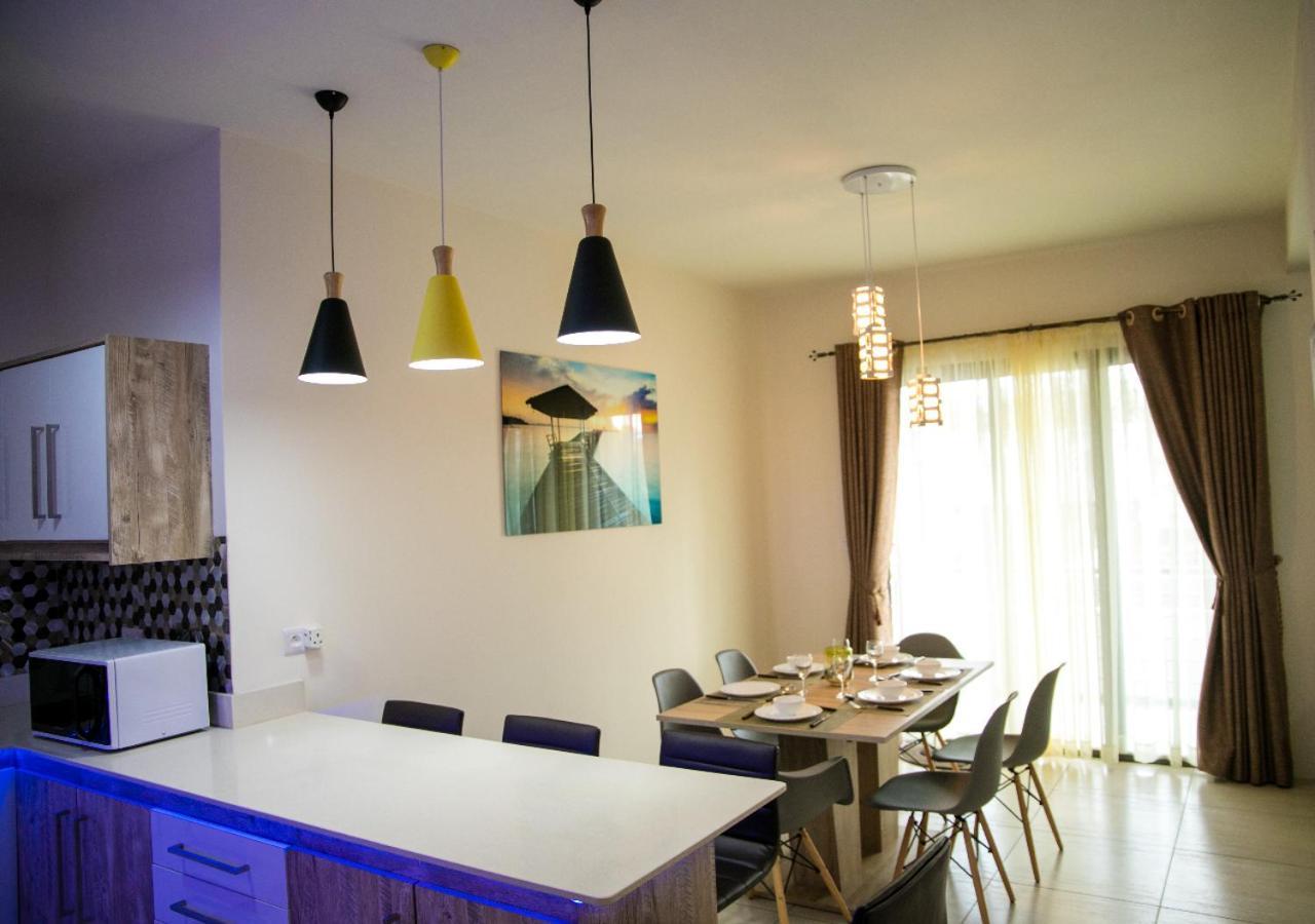 Luxury 2 Bedroom Apartment With Pool - Close To Flic-En-Flac Beach Ngoại thất bức ảnh